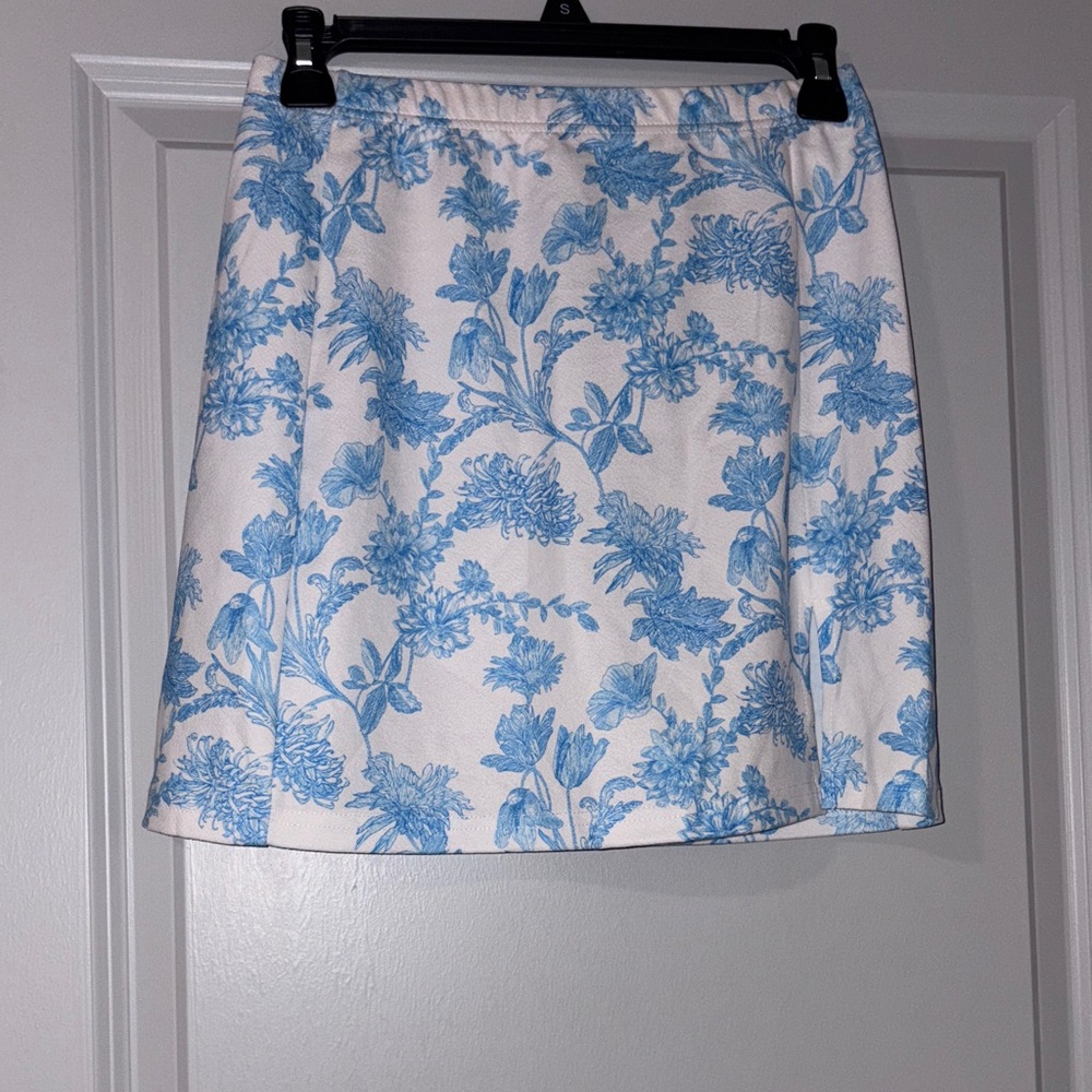 White & Light Blue Floral Mini Skirt - Classic Summer Style